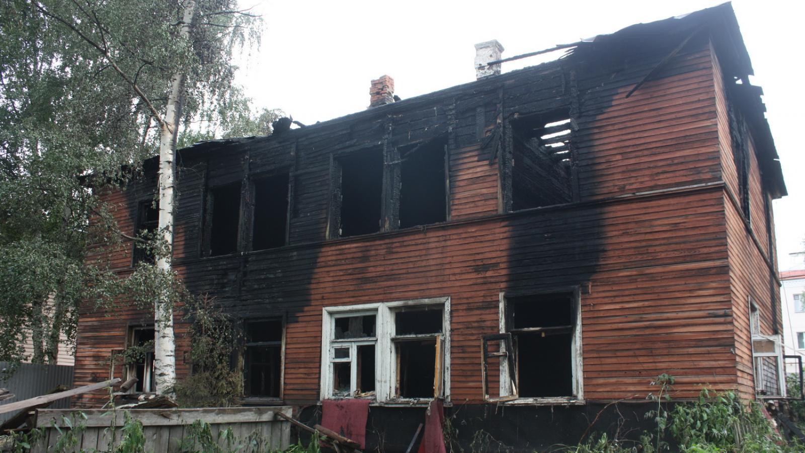 В Вологде два раза за сутки подожгли деревянный дом на Козленской