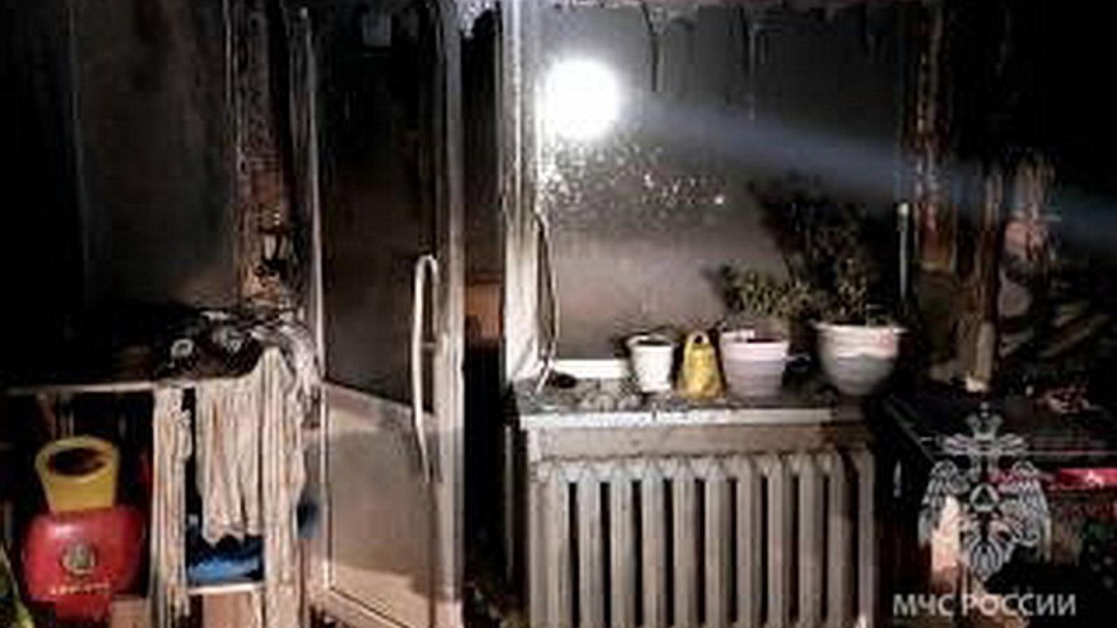 В Вологде комната выгорела из-за неисправной телефонной зарядки