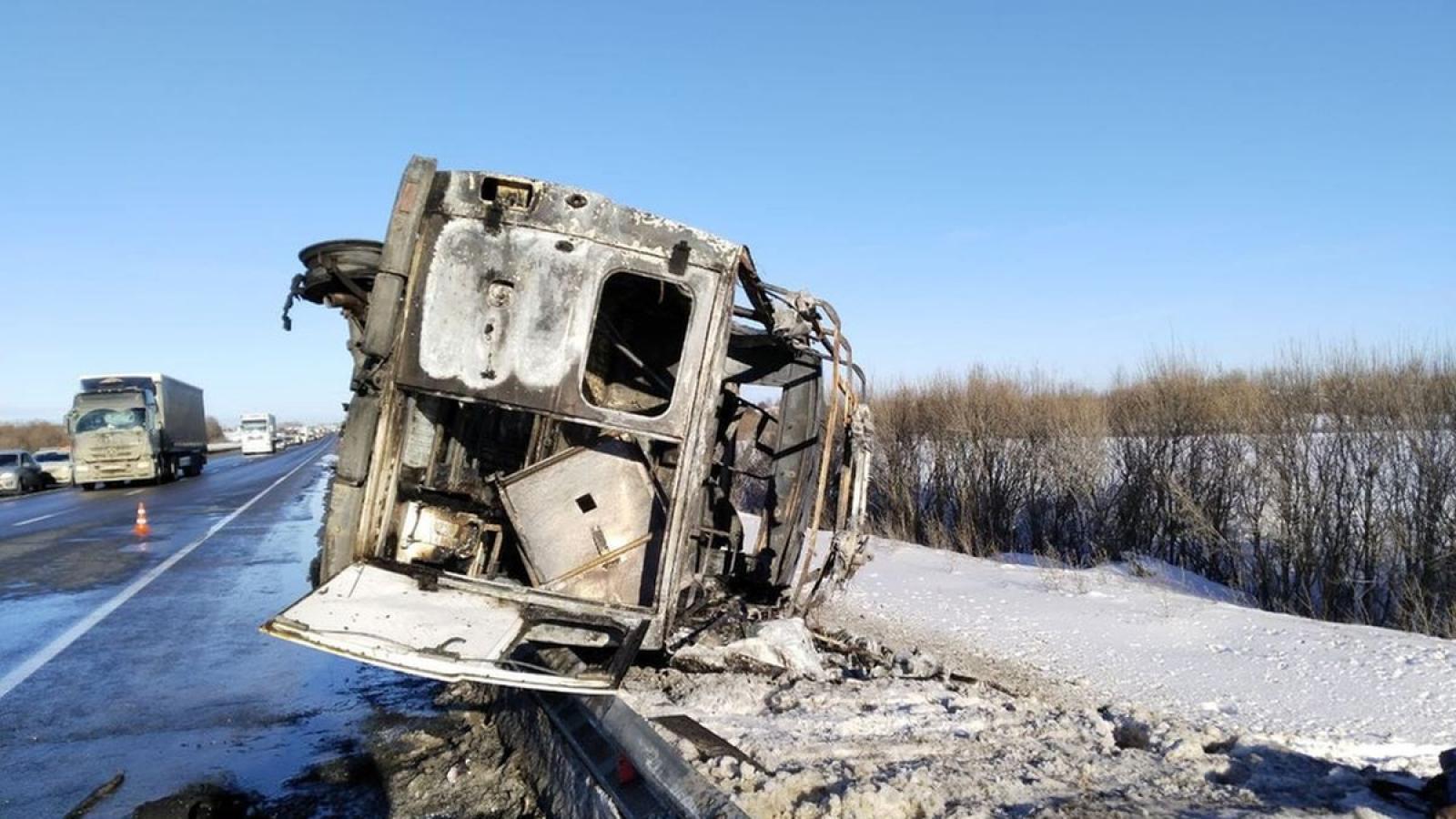 В ДТП под Вологдой сгорела машина скорой помощи