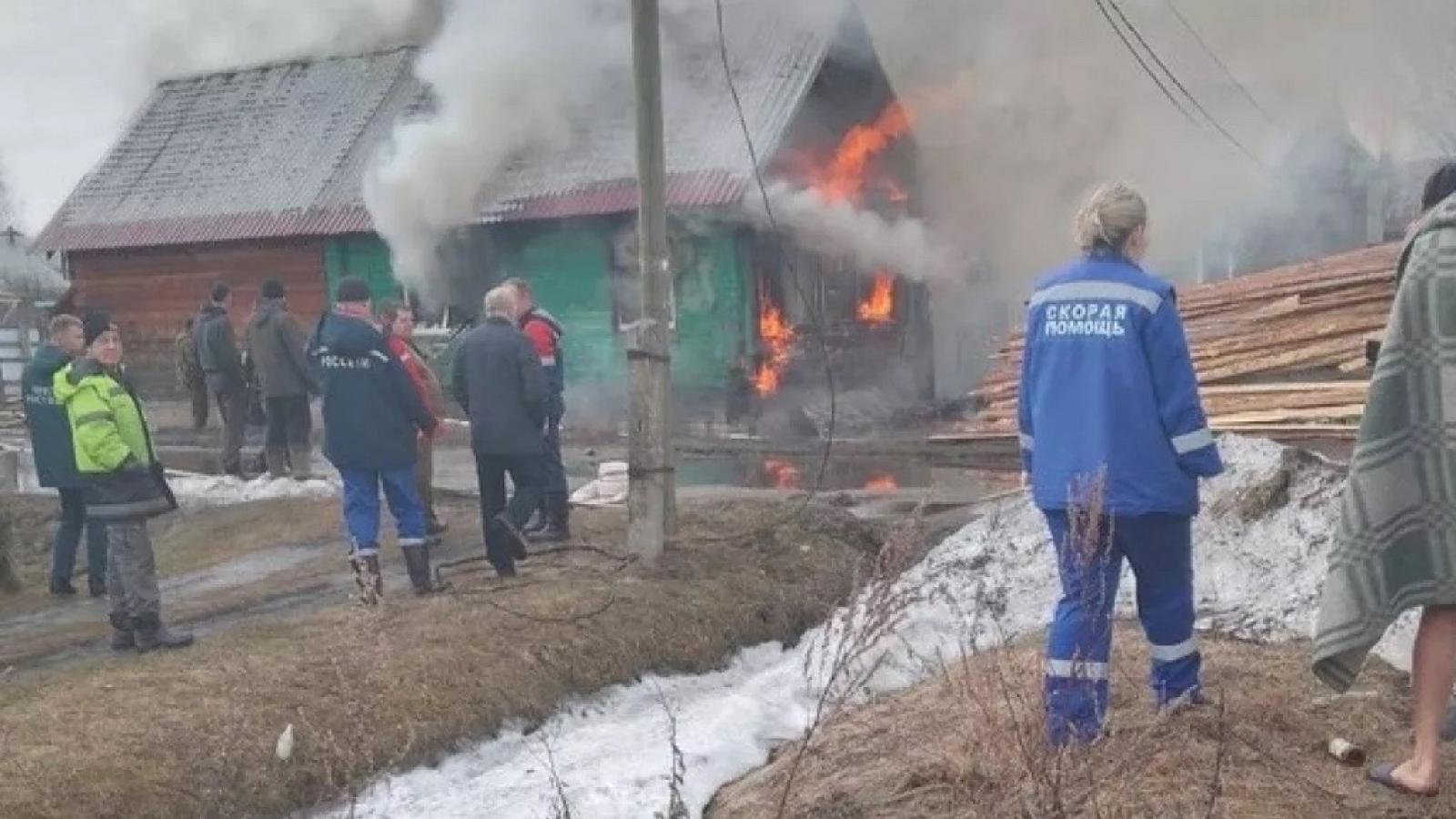 Во время пожара в Устюжне погиб ребёнок