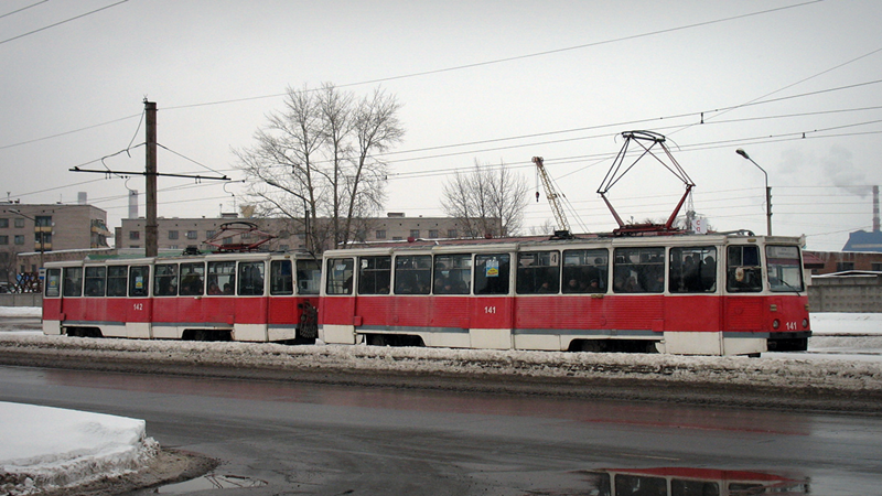 Подержаные трамваи - подарок Москвы городу металлургов