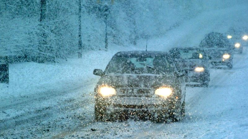 Водителей Вологодской области просят быть особенно внимательными на дорогах