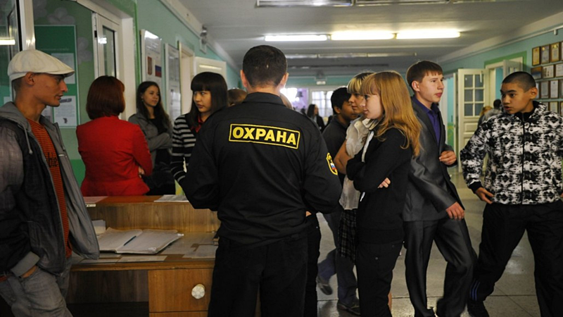 Росгвардия провела «экзамен» для охранников школ области