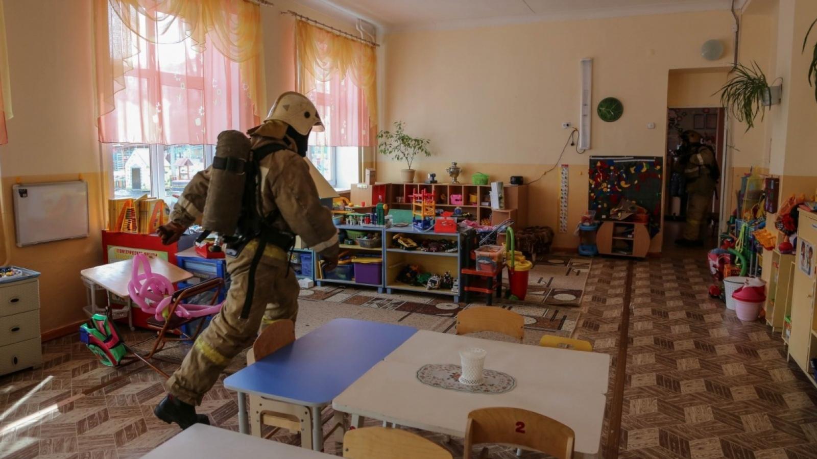 250 детей эвакуировали сегодня из-за задымления в детском саду в Вологде