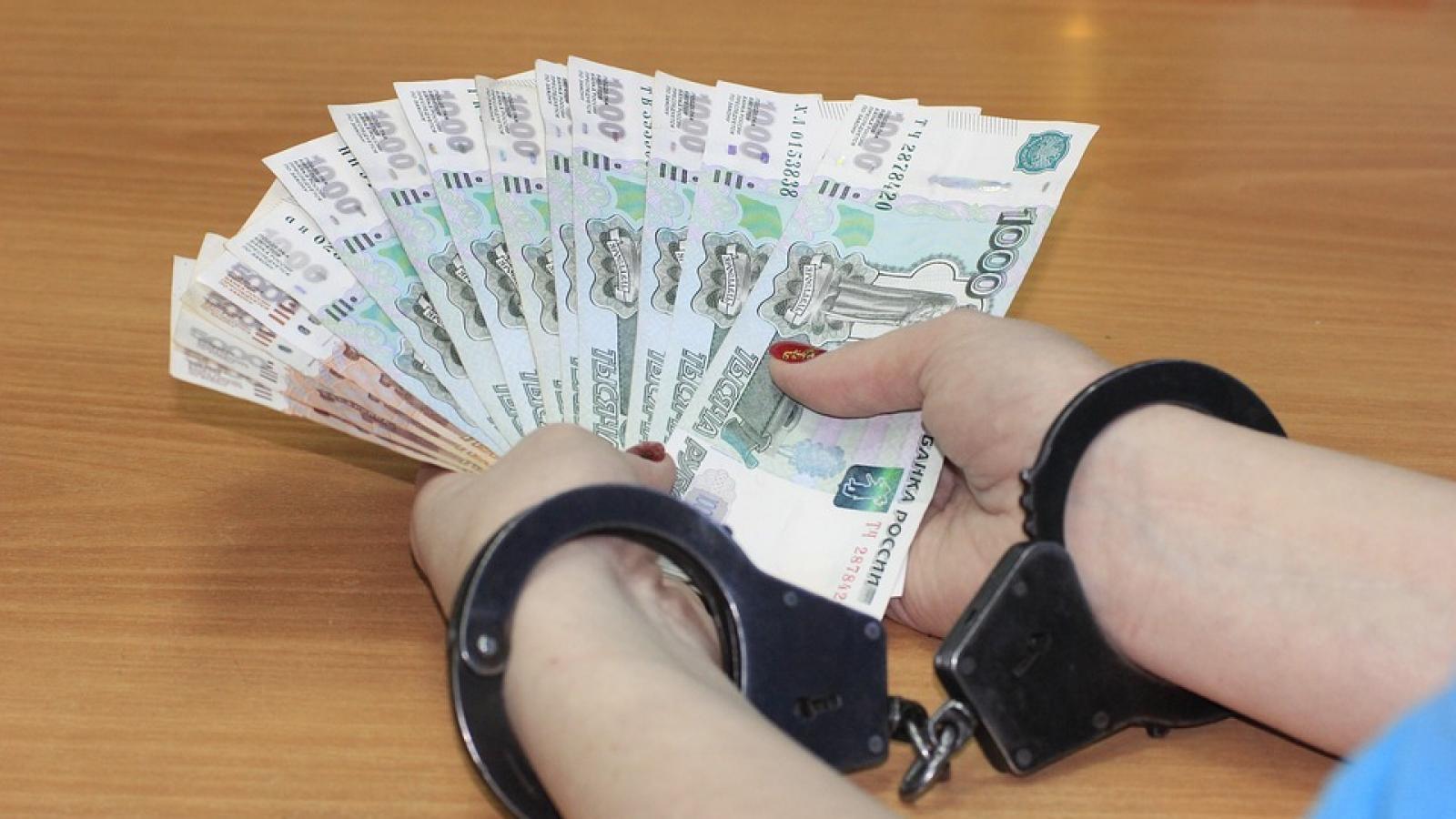 В Череповце за взятки осудили бывшую сотрудницу налоговой инспекции