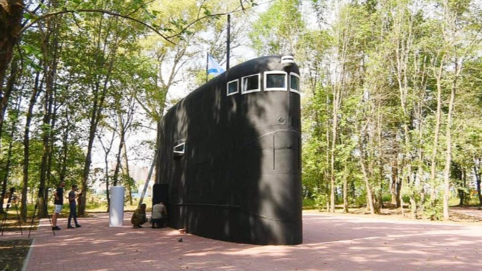 Подводная лодка «всплыла» в парке Победы
