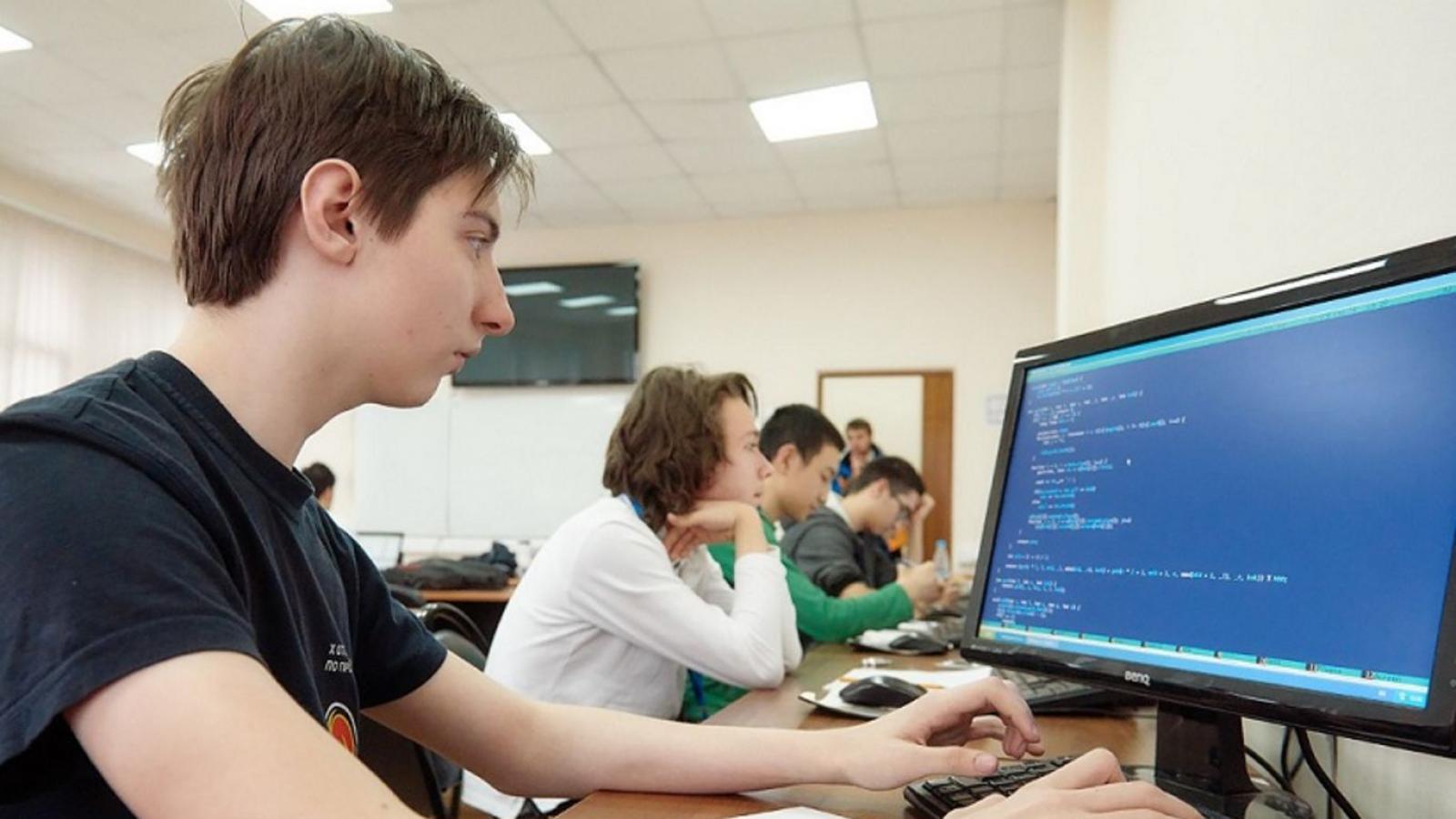Школы под Вологдой попались на махинациях с компьютерами