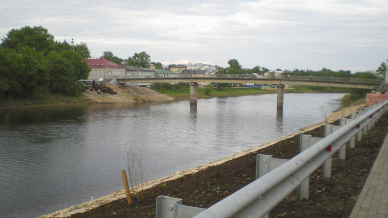 В Вологде начали благоустраивать набережную реки
