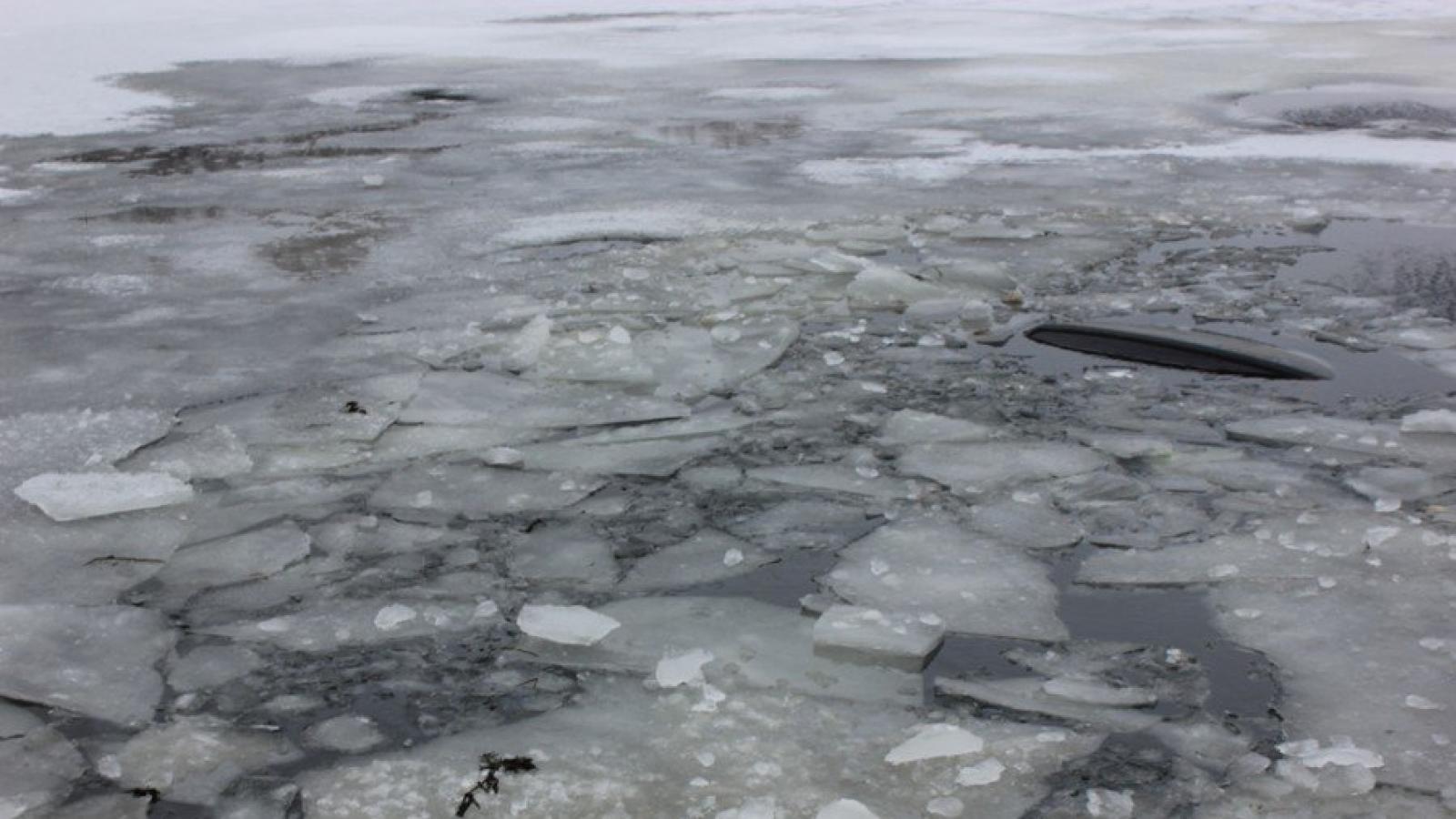 В Вологодской области 6-летний мальчик провалился под лед