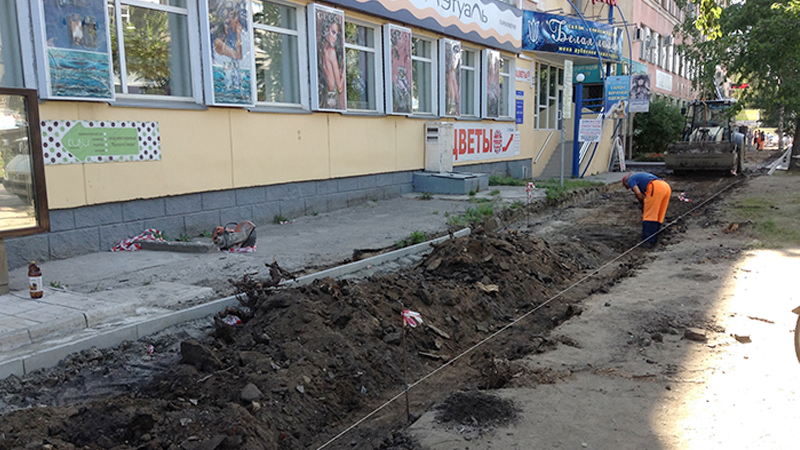  Ремонт тротуара на улице Козленской в Вологде идет полным ходом