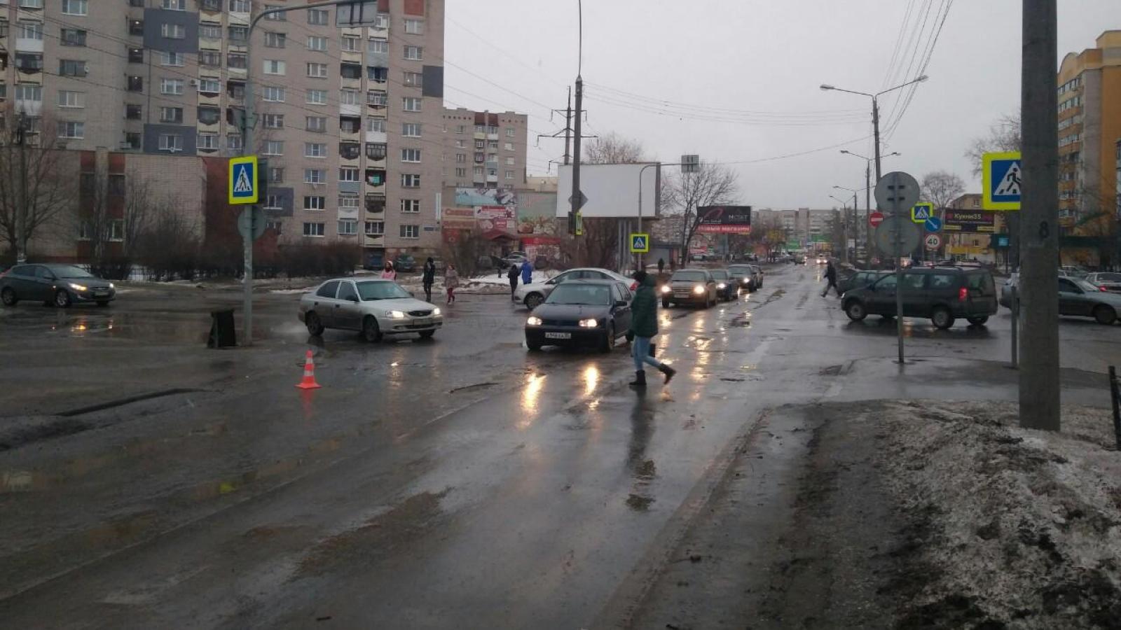 В Вологде водитель сбил подростка и скрылся с места ДТП