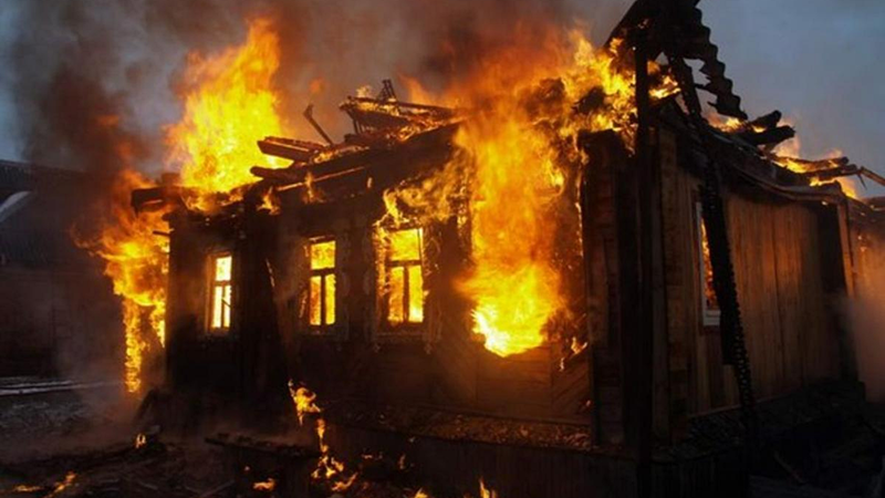 В Вологодской области неизвестные подожгли магазин