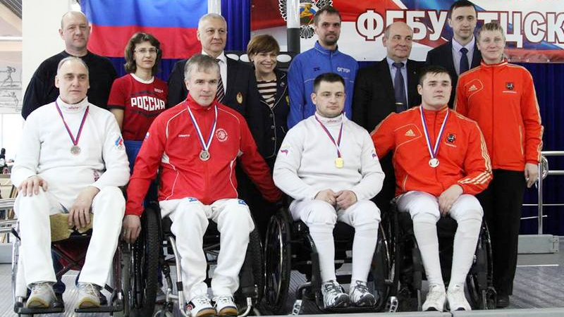 Череповецкие спортсмены Александр Курзин и Дмитрий Беляев завоевали 3 медали на чемпионате России по фехтованию на колясках