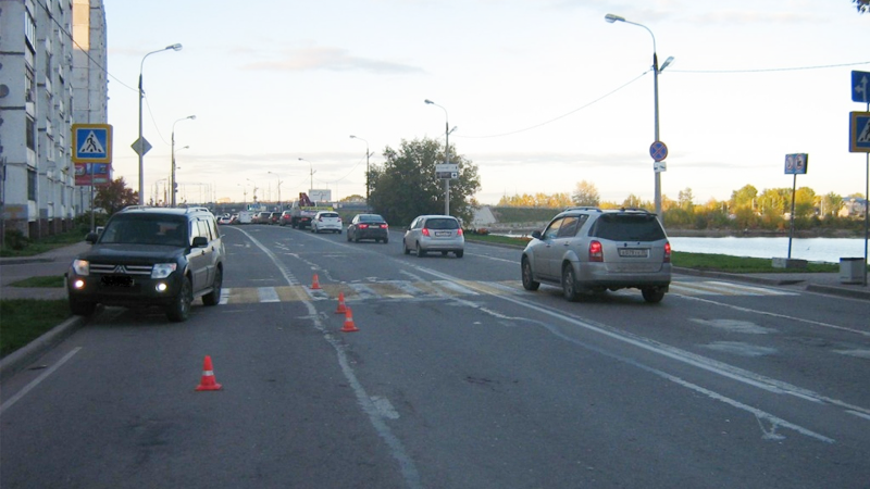 2 пенсионера пострадали вчера на дорогах Череповца 