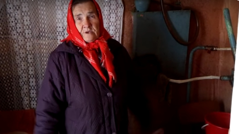 В Белозерске второй год замерзает 76-летняя пенсионерка