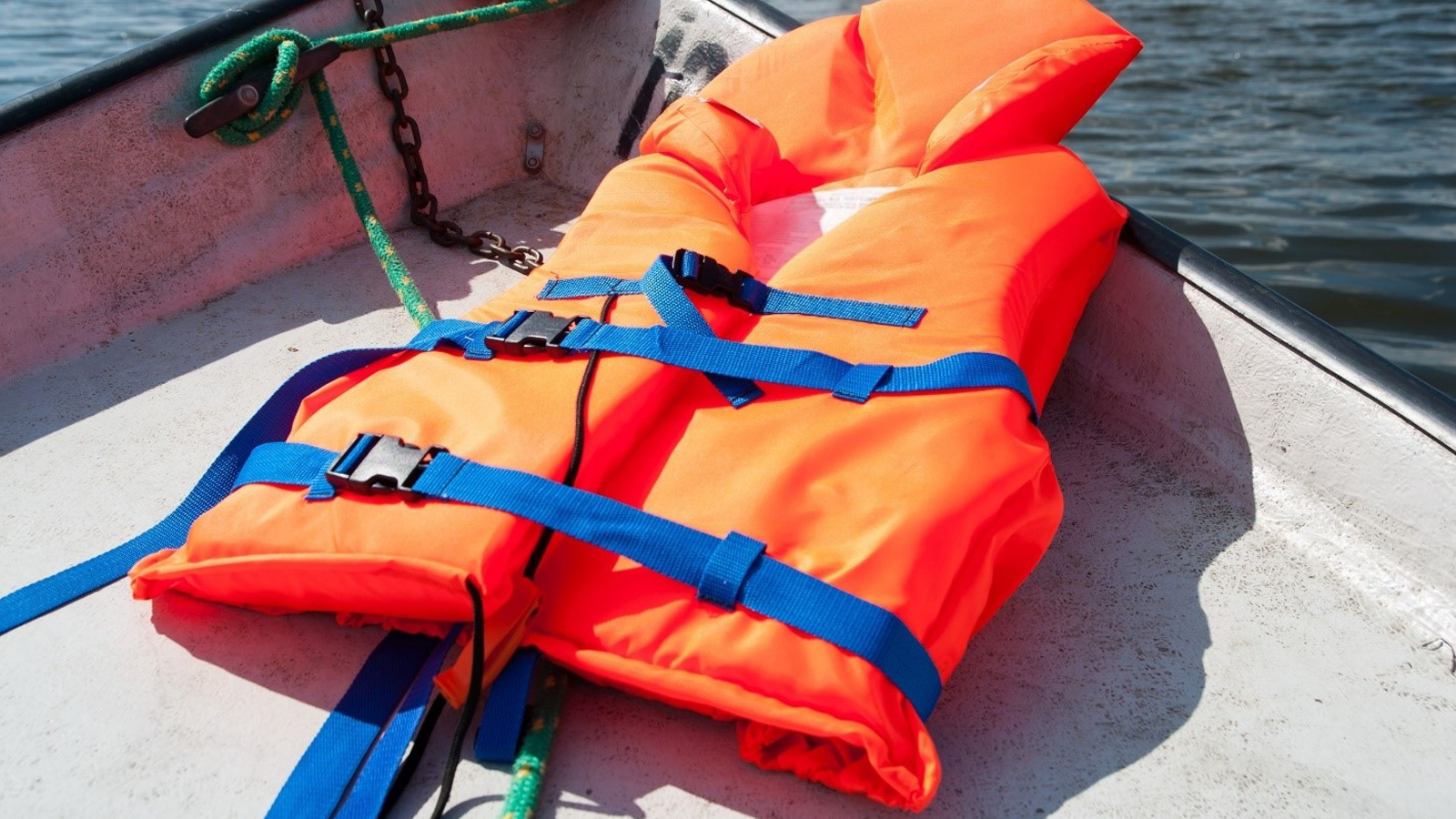Тело утонувшего мужчины нашли на реке Суде