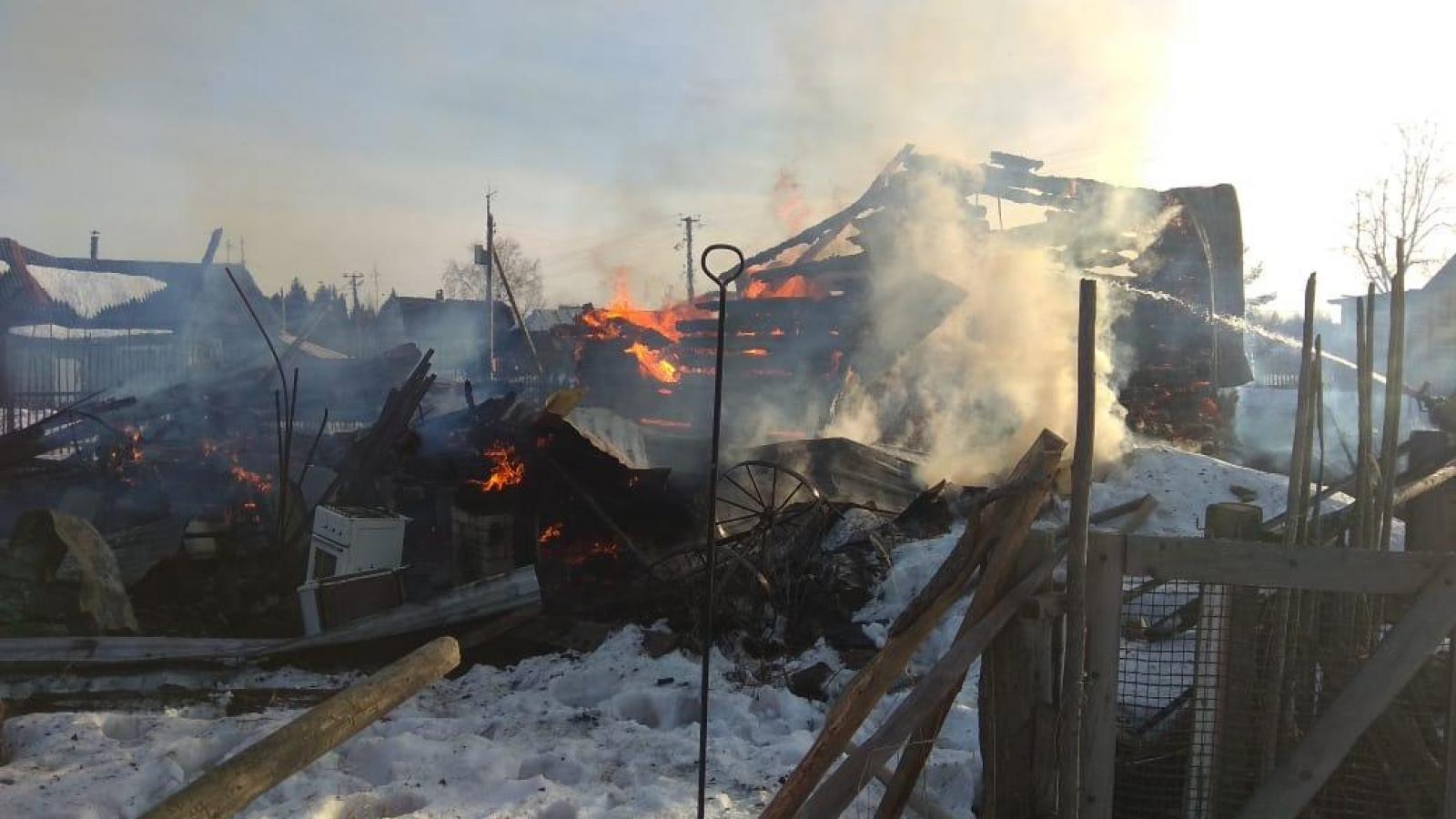 В Вологодском районе полностью сгорел дом