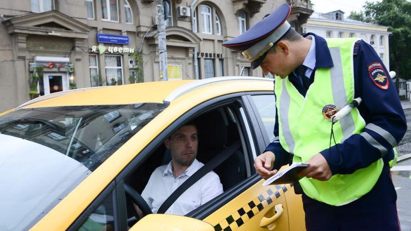 Таксистов-нелегалов ловят в Вологде