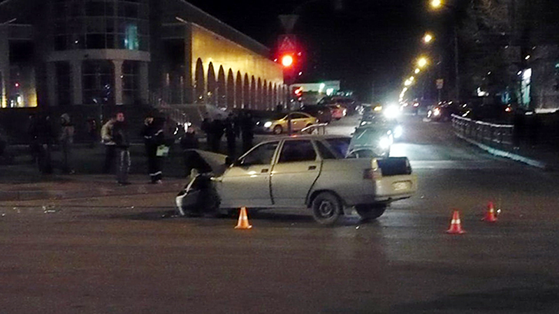 3 человека пострадали в ДТП на перекрестке Ленинградская-Костромская в Вологде