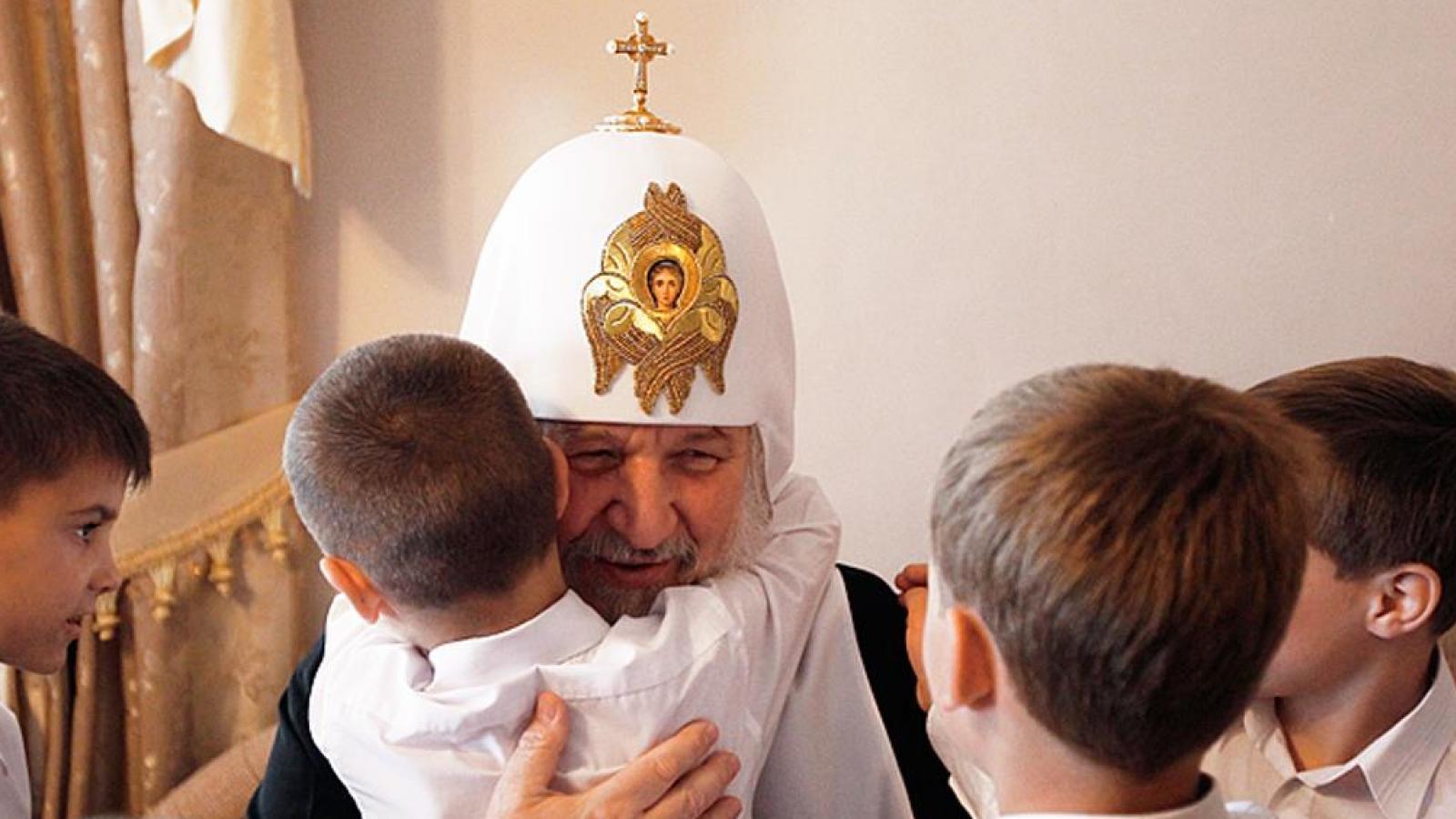 Православные храмы детям. Священник и дети. Дети в храме. Дети в православном храме.