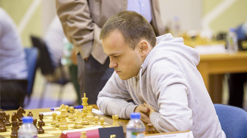 Череповецкий гроссмейстер Александр Рахманов занял первое место на международном шахматном турнире в ОАЭ