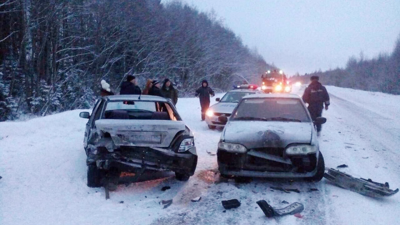 В Череповецком районе столкнулись 4 автомобиля 