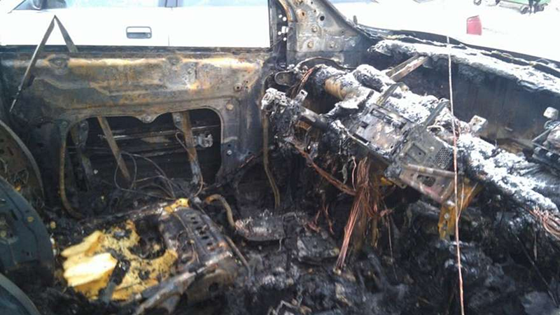 Сразу три машины пострадали в пожаре в поселке Ирдоматка