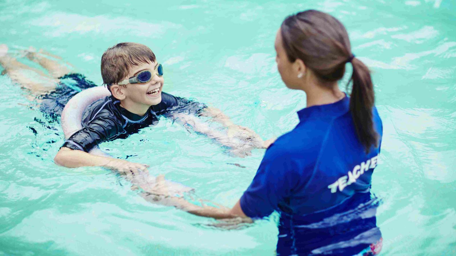Вологодских второклассников бесплатно научат плавать