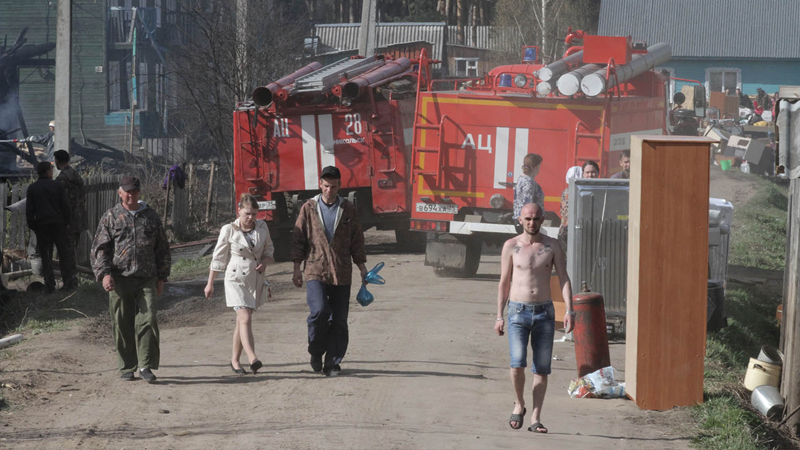 Жильцы сгоревших в Никольске многоквартирных домов получат по 100 тысяч рублей