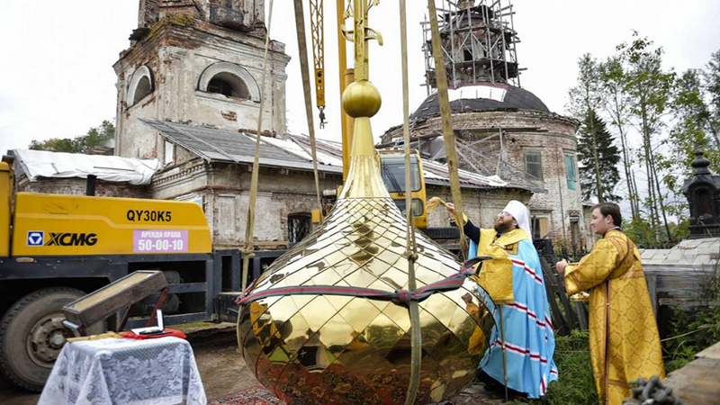 Одна из церквей Вологды обзавелась золотым куполом и крестом