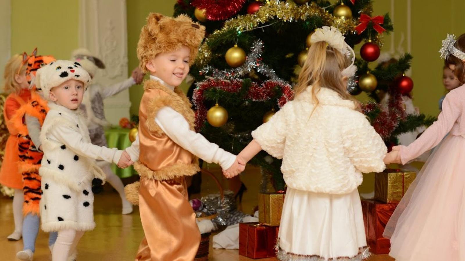 Разрешат ли новогодние ёлки для детей?