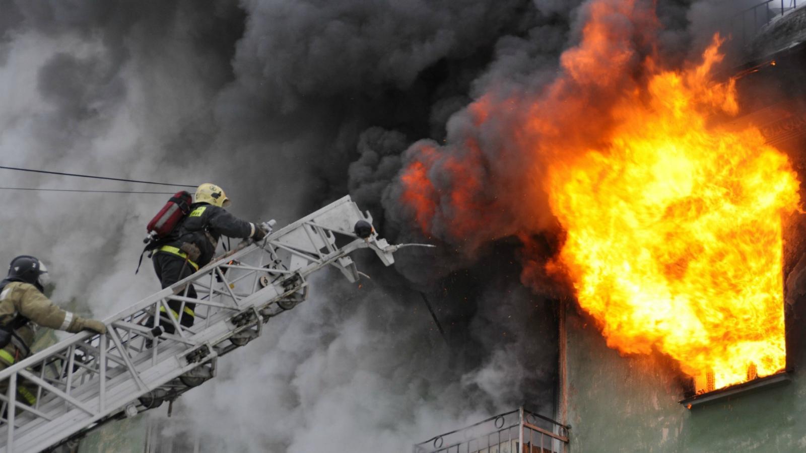 Из горящей девятиэтажки в Вологде спасли четырех человек
