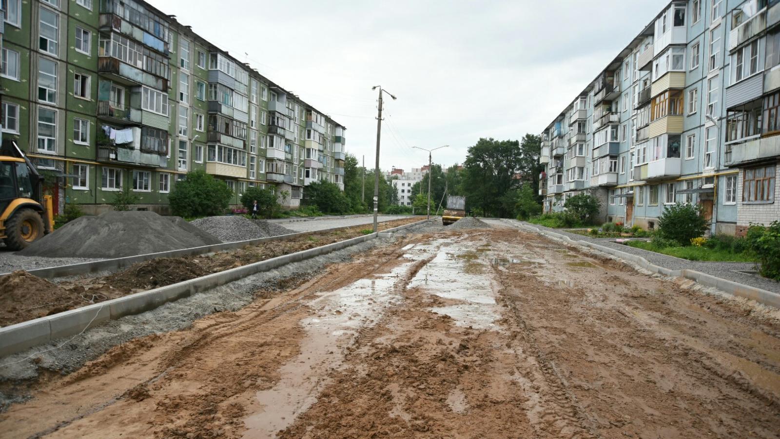 Мэр не доволен подрядчиком, который должен был ремонтировать дворы в некоторых районах Вологды