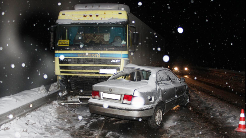 Двое мужчин пострадали в ДТП на трассе «Вологда-Новая Ладога»