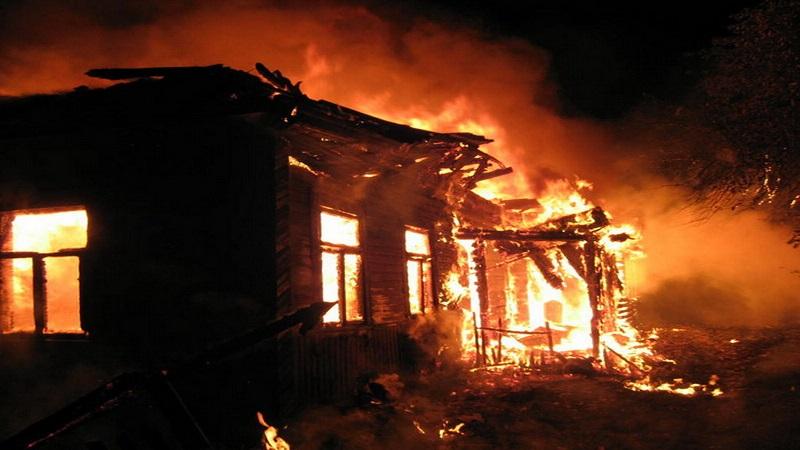 В Вытегорском районе семья осталась без крова из-за пожара