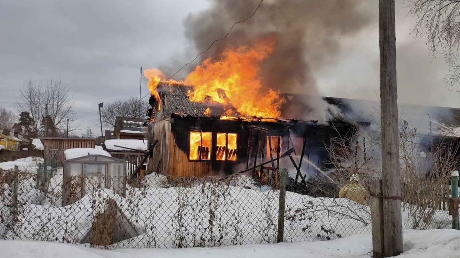 4 человека погибли на пожаре в Вохтоге