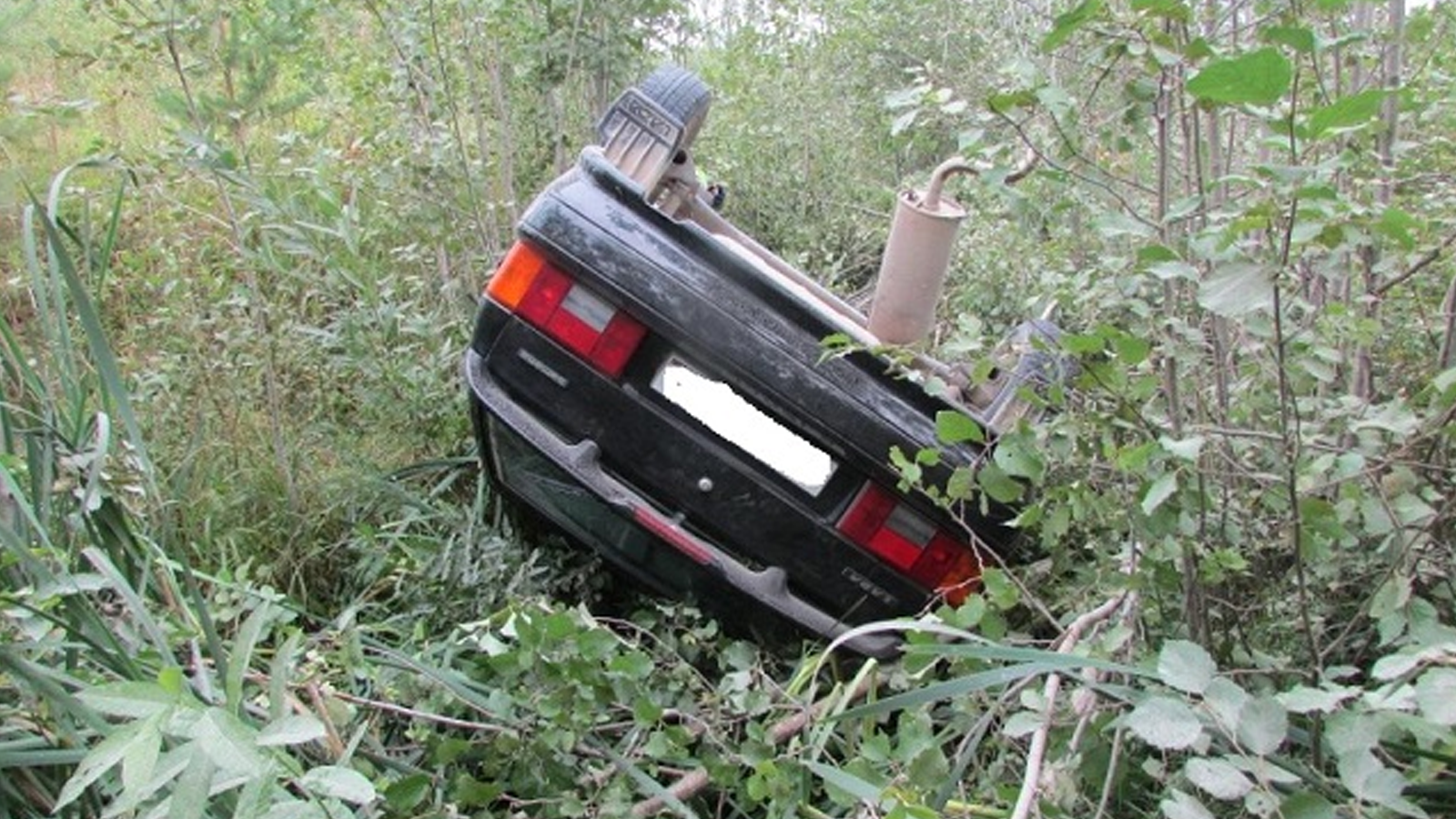Легковушка опрокинулась в кювет в Вожегодском районе: водитель найден погибшим
