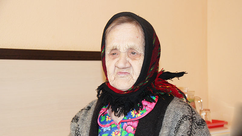 Слепой пенсионерке из Вологодской области помогли обрести новый дом