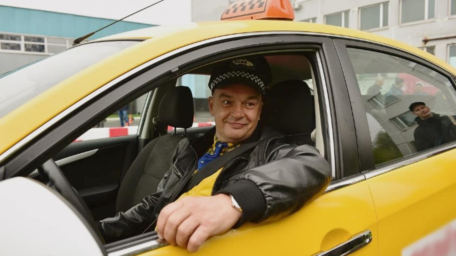 Вологодский таксист спас пенсионерку от мошенников