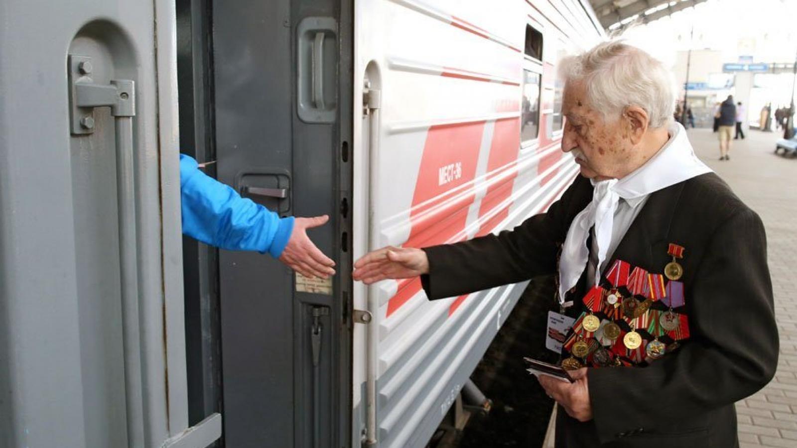 Инвалиды и участники Великой Отечественной войны смогут ездить на поездах бесплатно