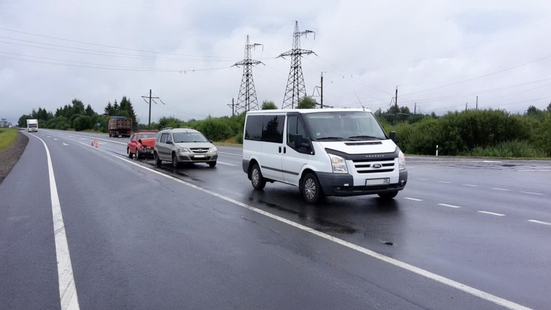 Три автомобиля столкнулись в Череповецком районе