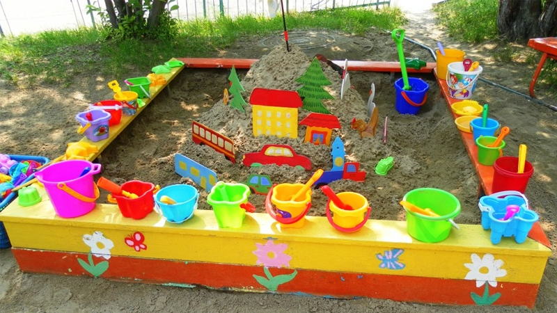 В детском саду № 66 отремонтировали уличные конструкции