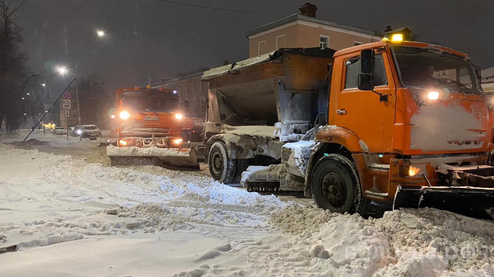 Из Вологды вывезли более 1,8 тысячи кубометров снега