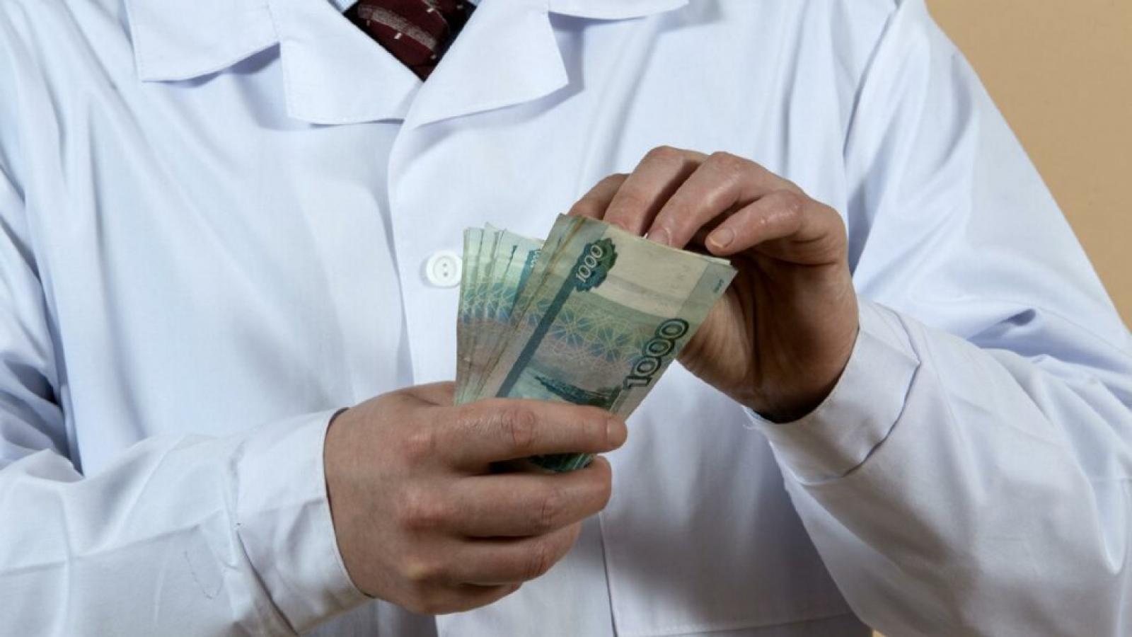 С 2023 года медикам дадут дополнительные выплаты